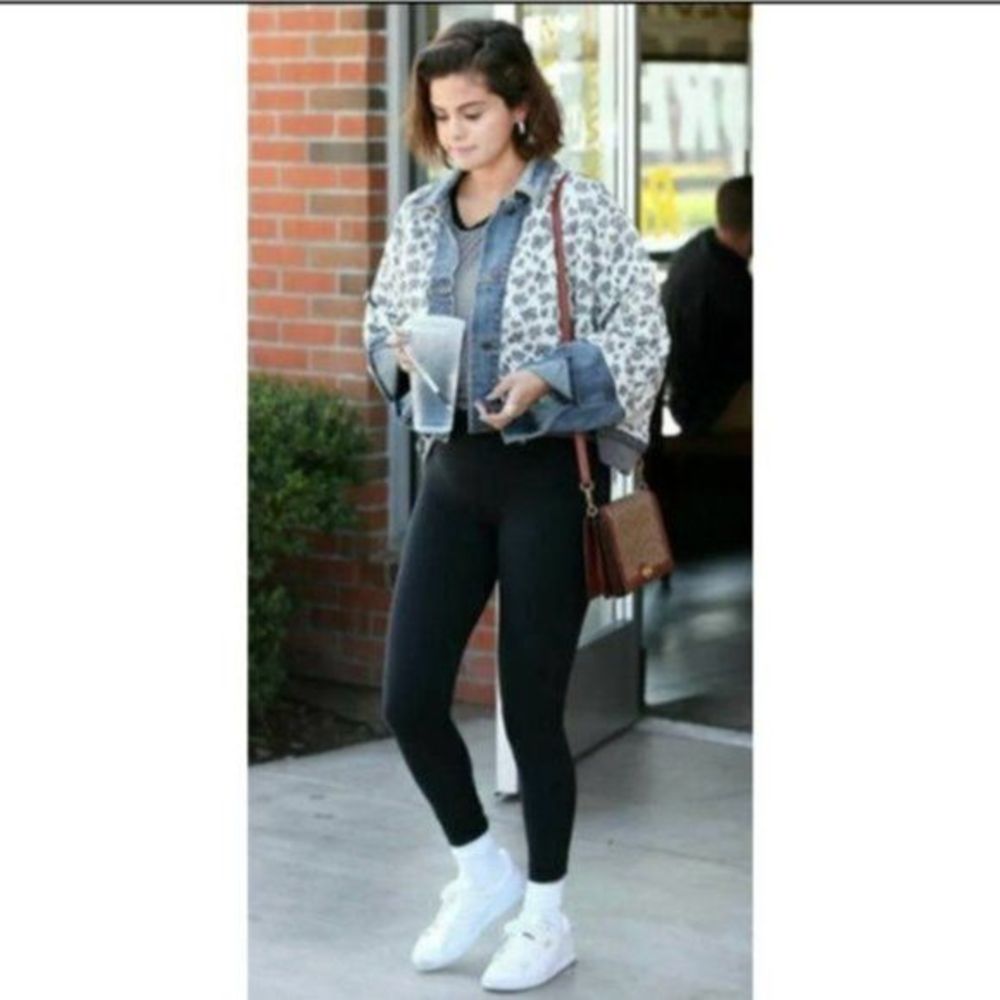Free People Cropped Denim & Floral Print Jacket in Blue and White - Picture 6 of 16